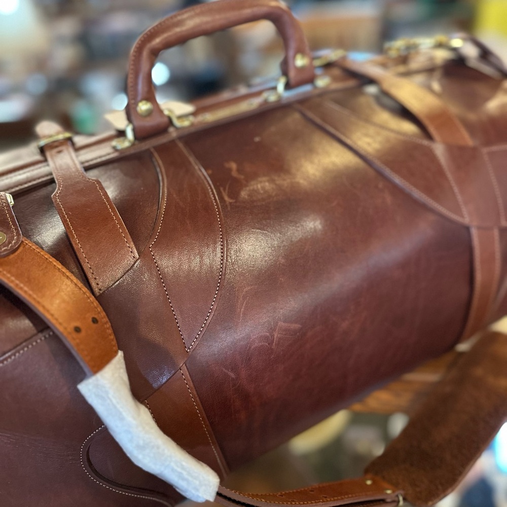 Classic Brown Leather Duffel Bag for Men — No5 Grip Bag Colonel Littleton - Picture 7 of 13